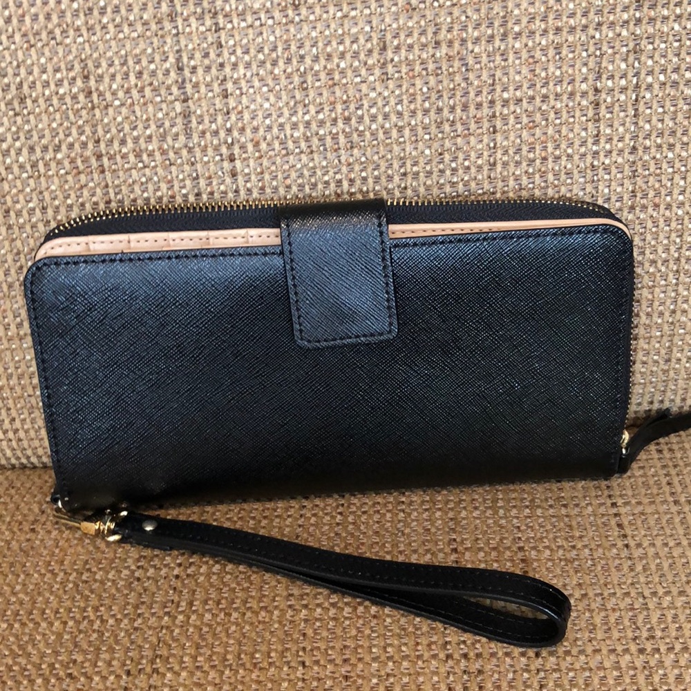 Halogen wristlet wallet